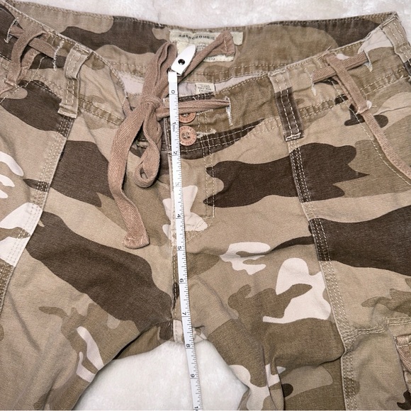 Vintage Y2K Abercrombie & Fitch Low Rise Camo Cargo Pants Size Small - Picture 14 of 14